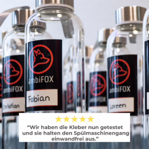 Praxisbeispiele: beschriftbare-namensaufkleber-mit-logo, Bewertung: "wir haben die Kleber getestet und sie halten den Spülmaschinengang einwandrei aus"